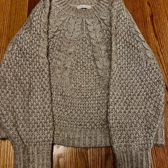 Copper key sweater for kids- good condition - Picture 1 of 4